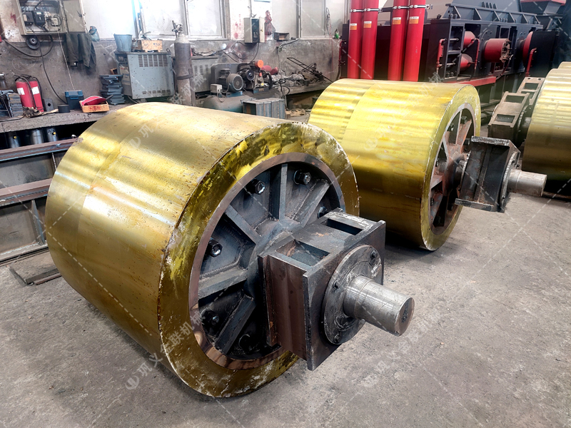 傳統(tǒng)制砂痛點(diǎn)頻出,液壓對輥制砂機(jī)提供怎樣的“一站式”解決方案? 傳統(tǒng)制砂痛點(diǎn)頻出,液壓對輥制砂機(jī)提供怎樣的“一站式”解決方案?