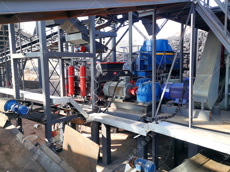 傳統(tǒng)制砂痛點(diǎn)頻出,液壓對輥制砂機(jī)提供怎樣的“一站式”解決方案? 傳統(tǒng)制砂痛點(diǎn)頻出,液壓對輥制砂機(jī)提供怎樣的“一站式”解決方案?